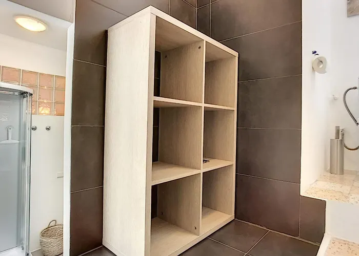 Cours Massena On Marché Provencal