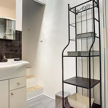 Apartment Cours Massena On Marche Provencal