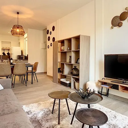 Cours Massena On Marche Provencal