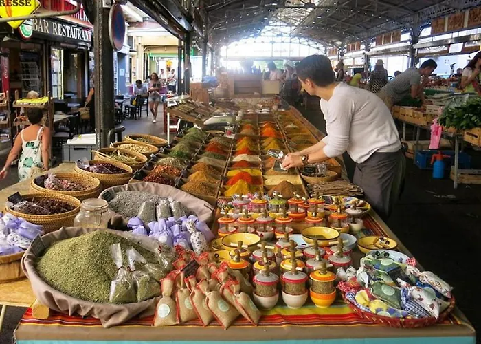 Cours Massena On Marche Provencal * Antibes