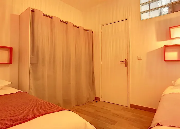 Cours Massena On Marche Provencal * Antibes